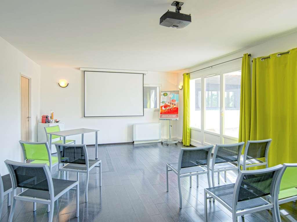 Ibis Styles Pertuis Portes Du Luberon Facilități foto