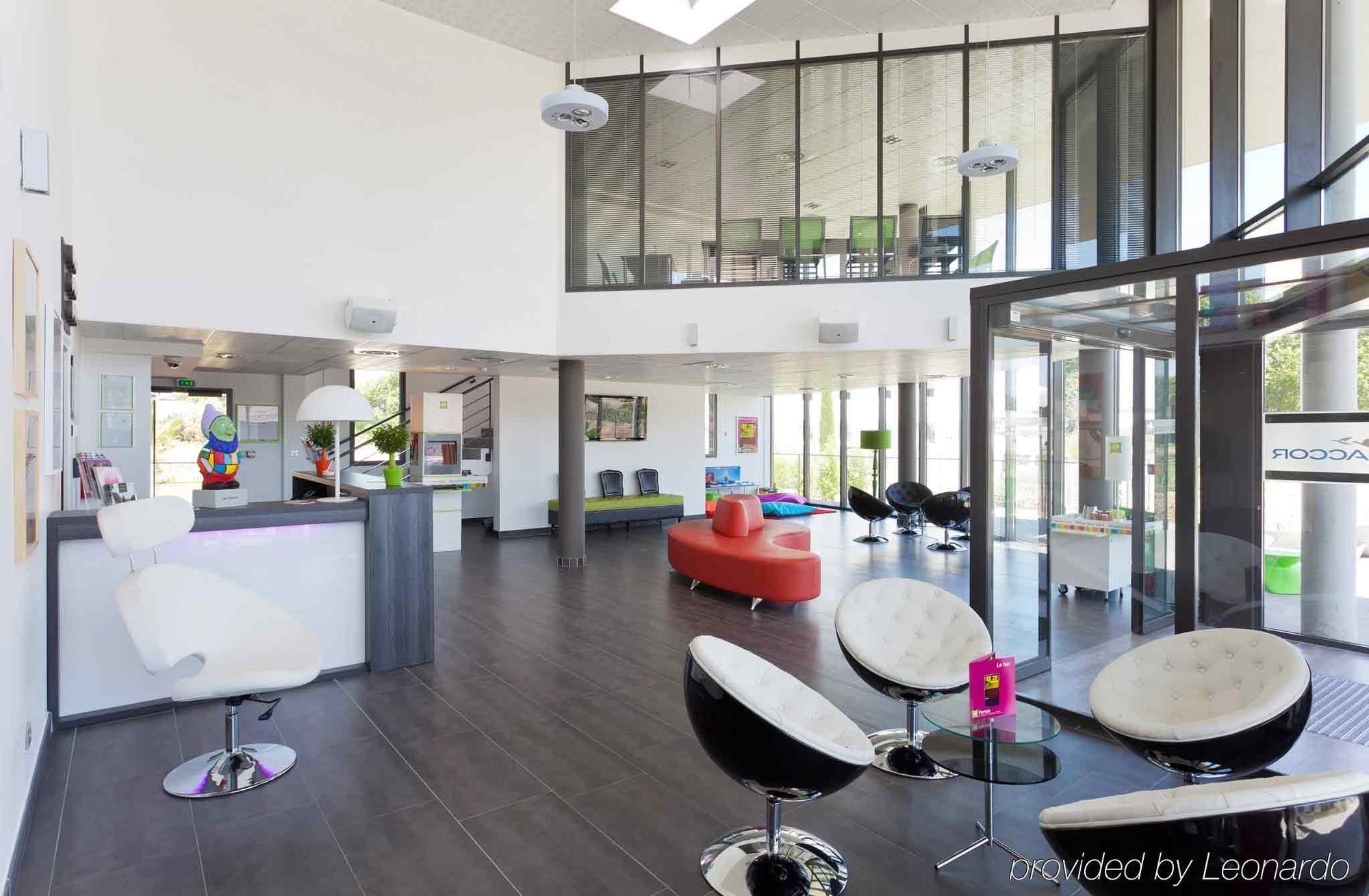 Ibis Styles Pertuis Portes Du Luberon Interior foto