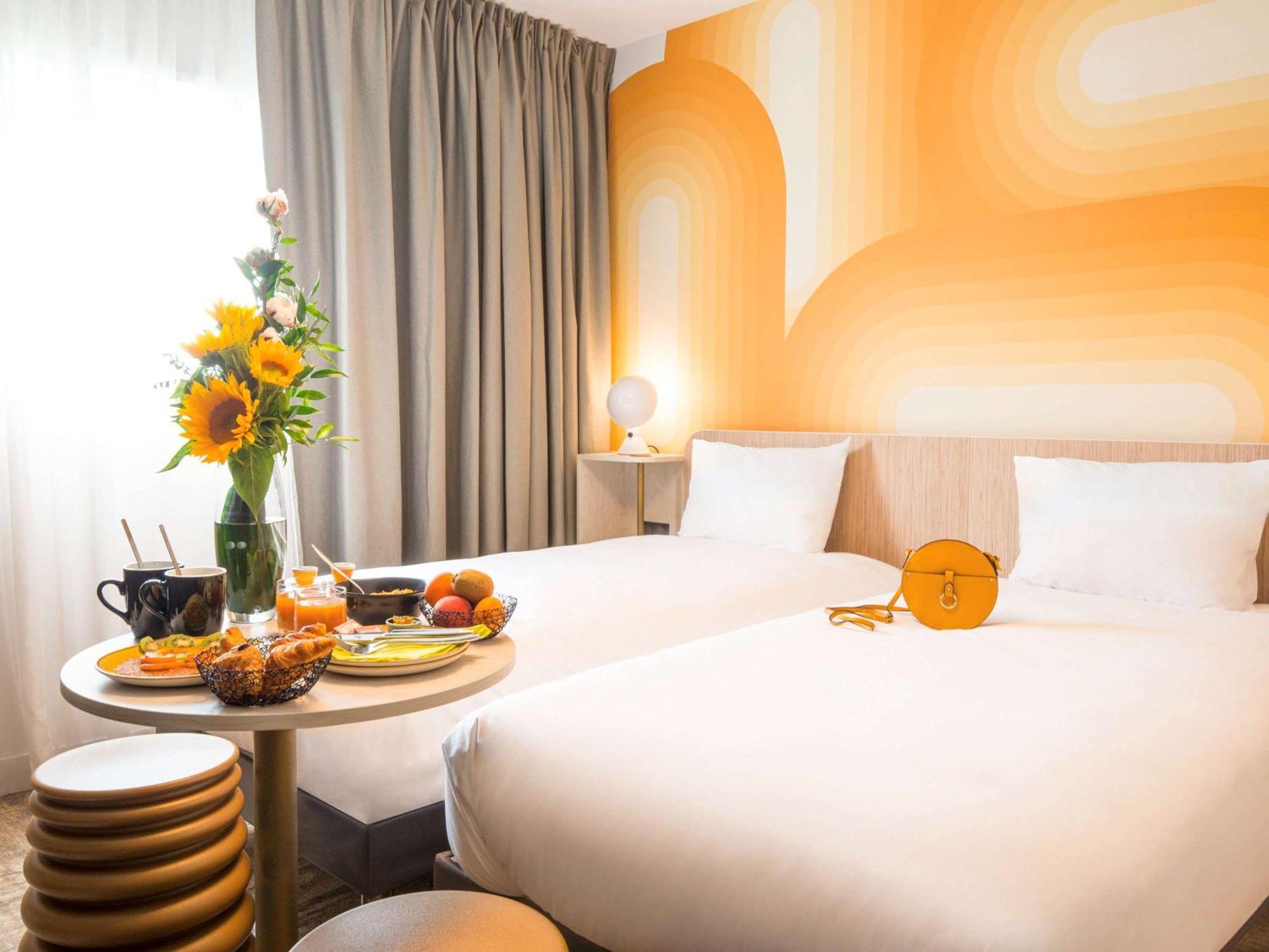 Ibis Styles Pertuis Portes Du Luberon Exterior foto