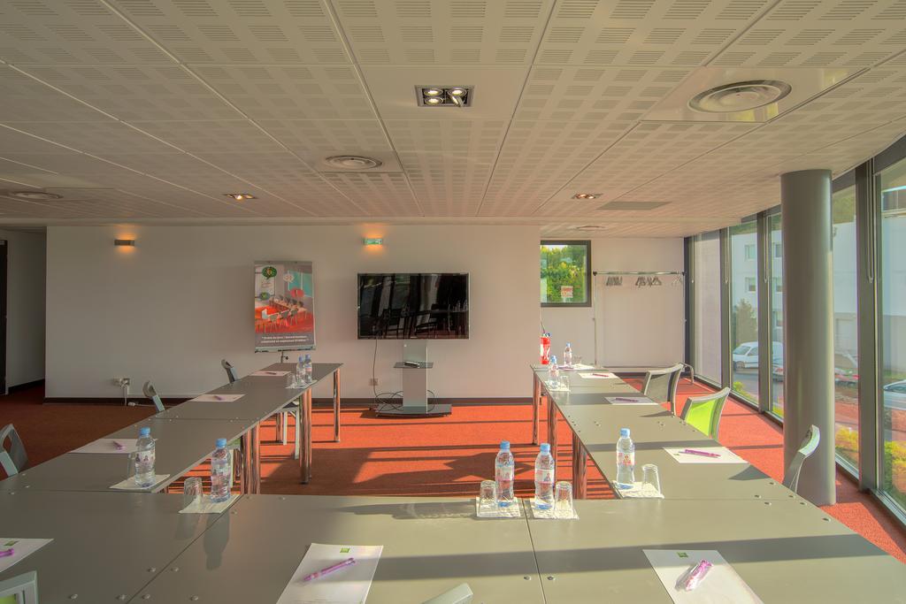 Ibis Styles Pertuis Portes Du Luberon Exterior foto